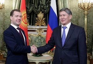 Medvedev met Atambajev