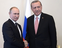 Poetin en Erdogan schudden handen
