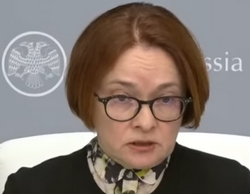 Hoofd van Elvira Nabioellina op een persconfereentie op 29 april 2022 naar aanleiding van de vorige renteverlaging van 17 naar 14 procent